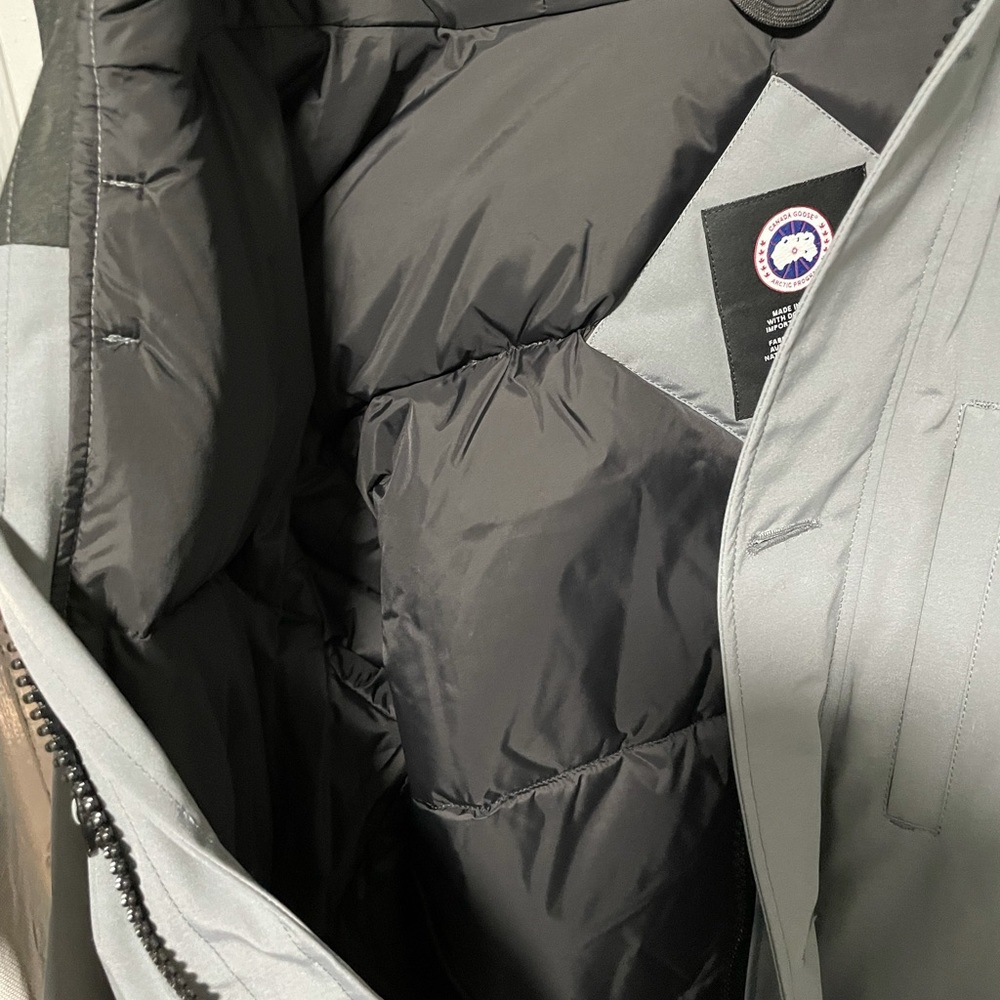 Canada Goose - Picture 3 of 4